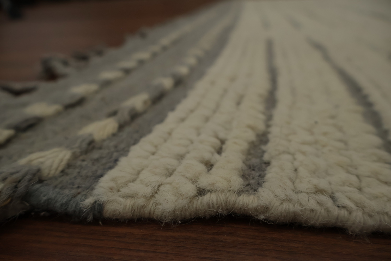 Moroccan Modern Area Rug 9x13 Boasting Stylish Minimalist Lines