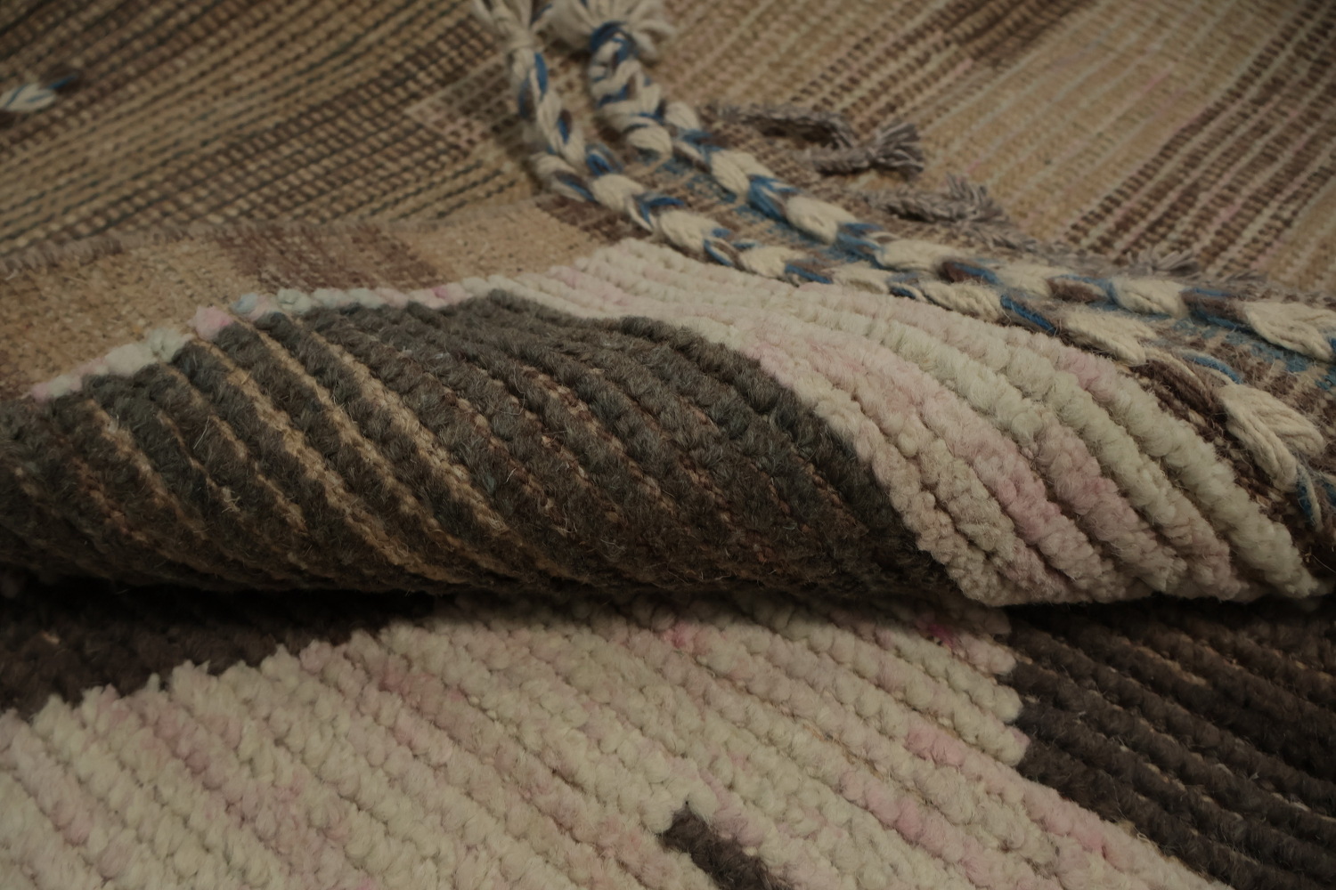 Art-Inspired Moroccan Modern Area Rug 8x12 with Urban Abstract Style