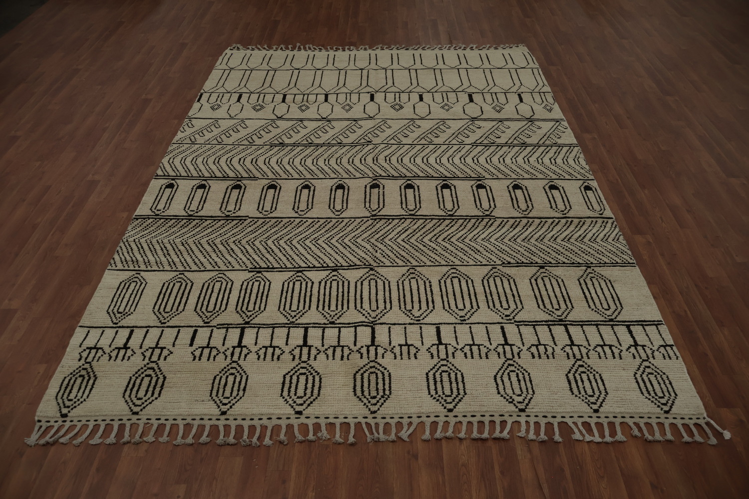 Elegant Geometric Moroccan Area Rug 8x11 for Stylish Home Decor