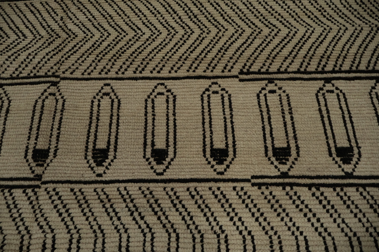 Elegant Geometric Moroccan Area Rug 8x11 for Stylish Home Decor