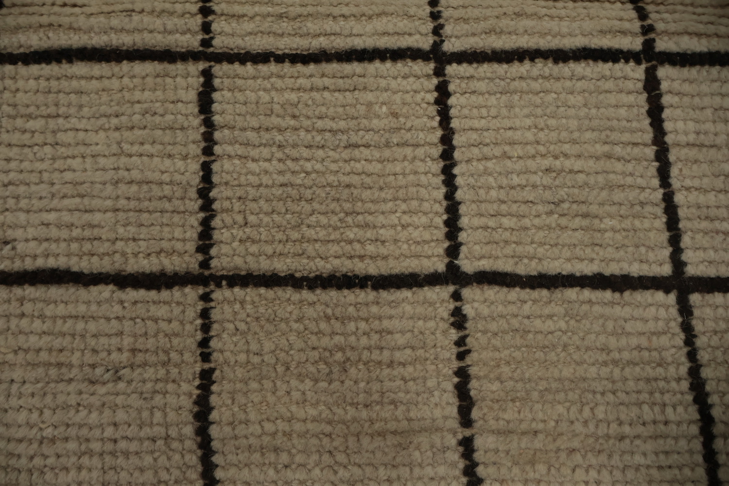 Sophisticated Moroccan Area Rug 8x10 with Intricate Line Patterns