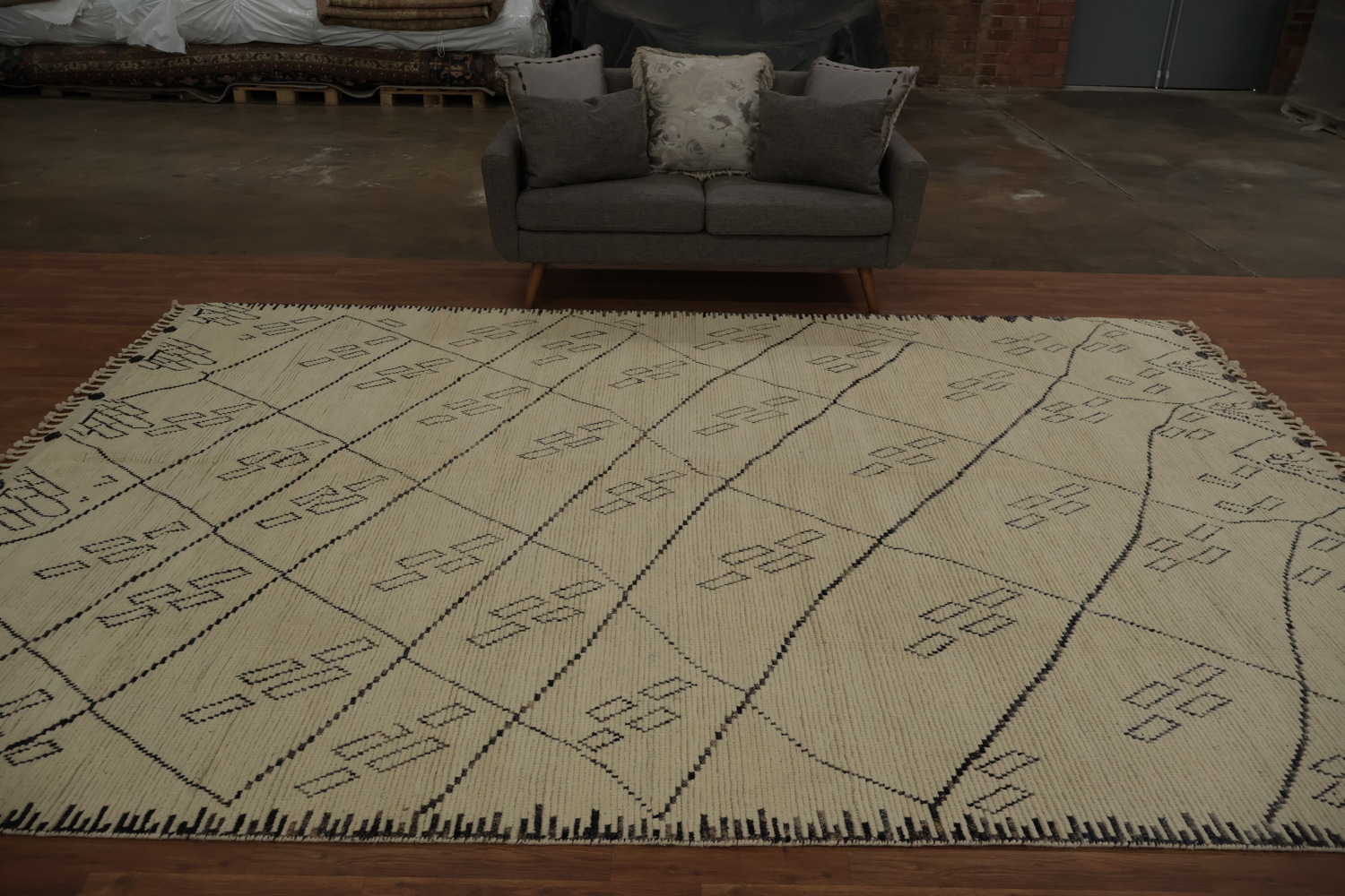 Elegant Geometric Moroccan Area Rug 9x12 for Chic Interiors