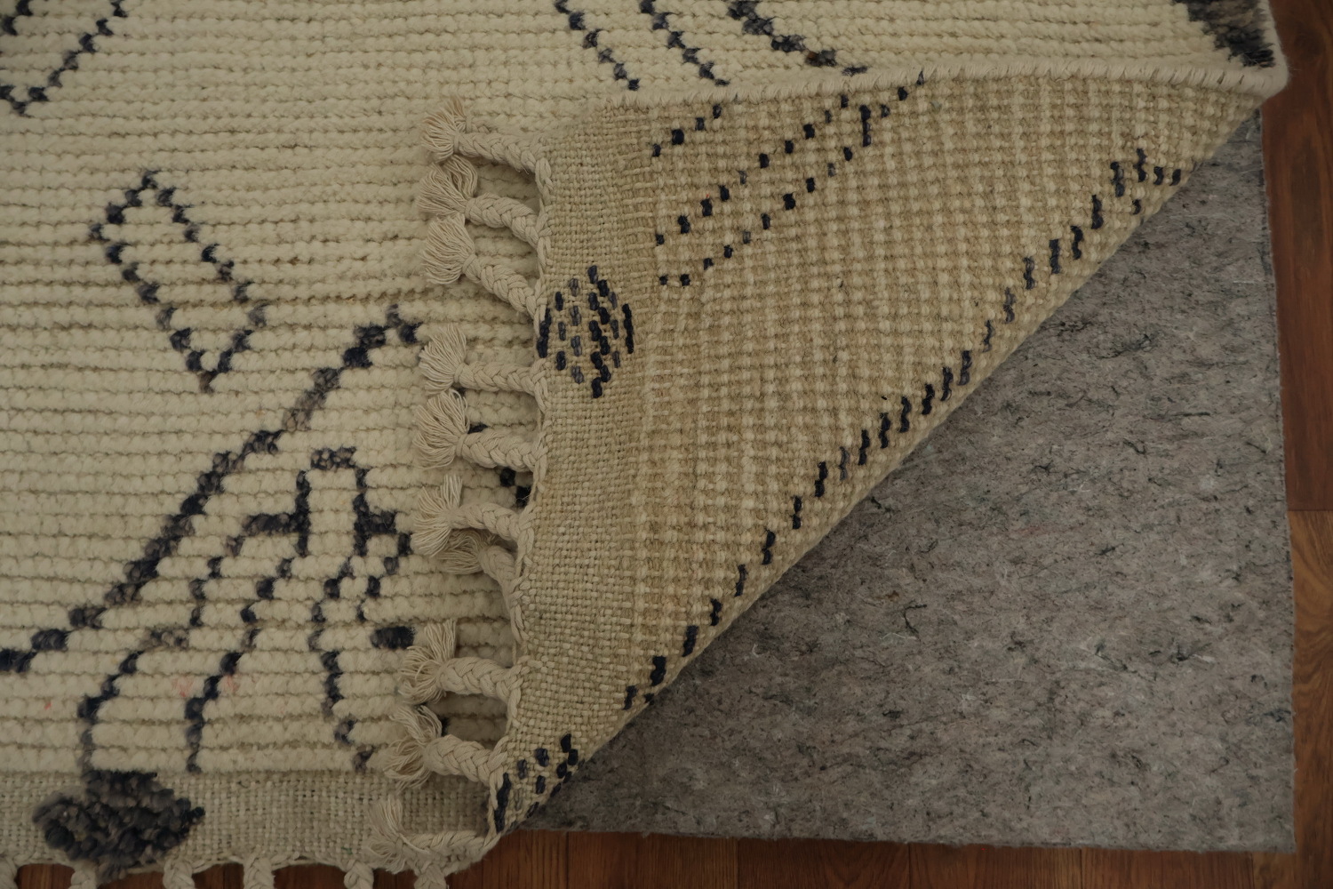 Elegant Geometric Moroccan Area Rug 9x12 for Chic Interiors