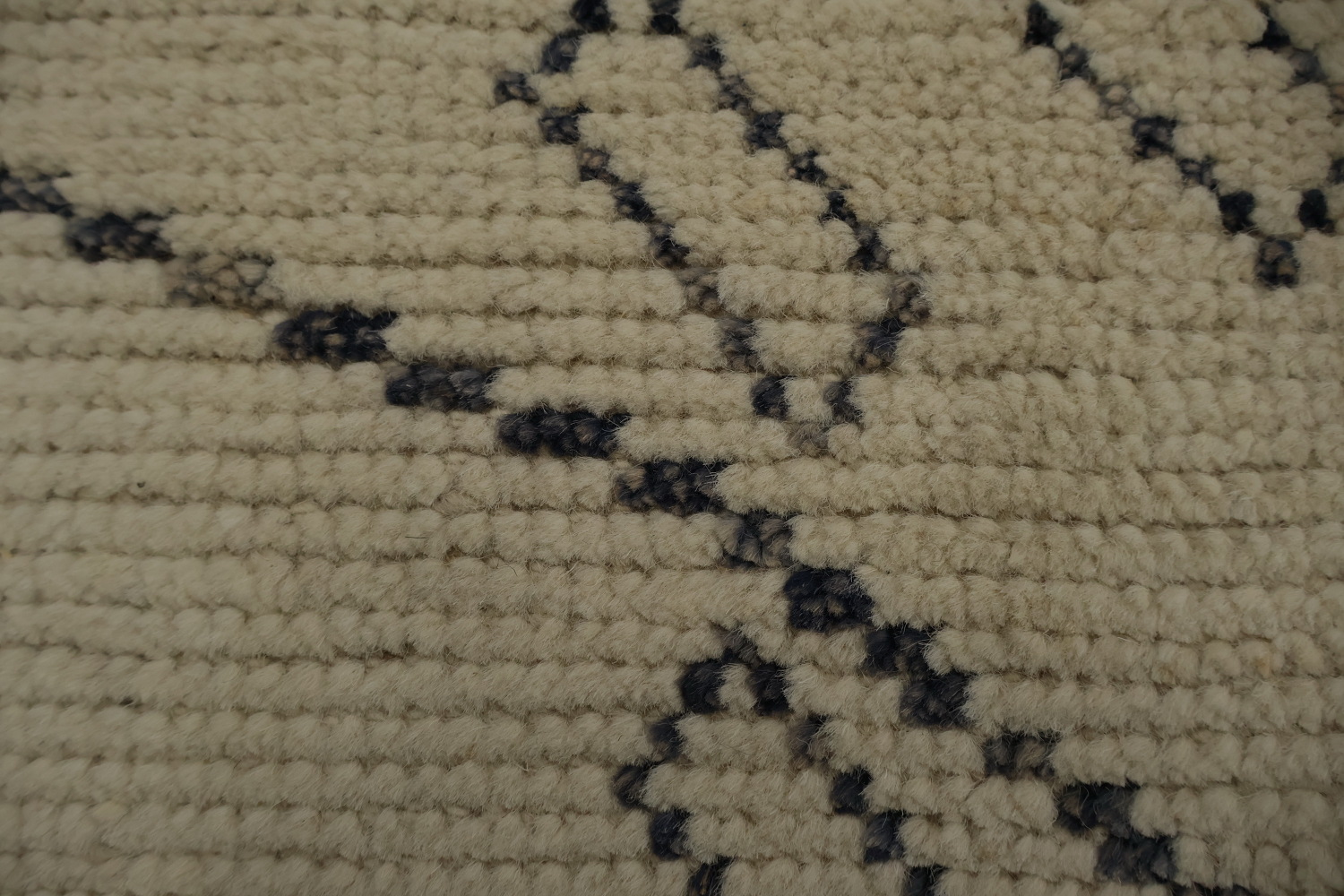 Elegant Geometric Moroccan Area Rug 9x12 for Chic Interiors