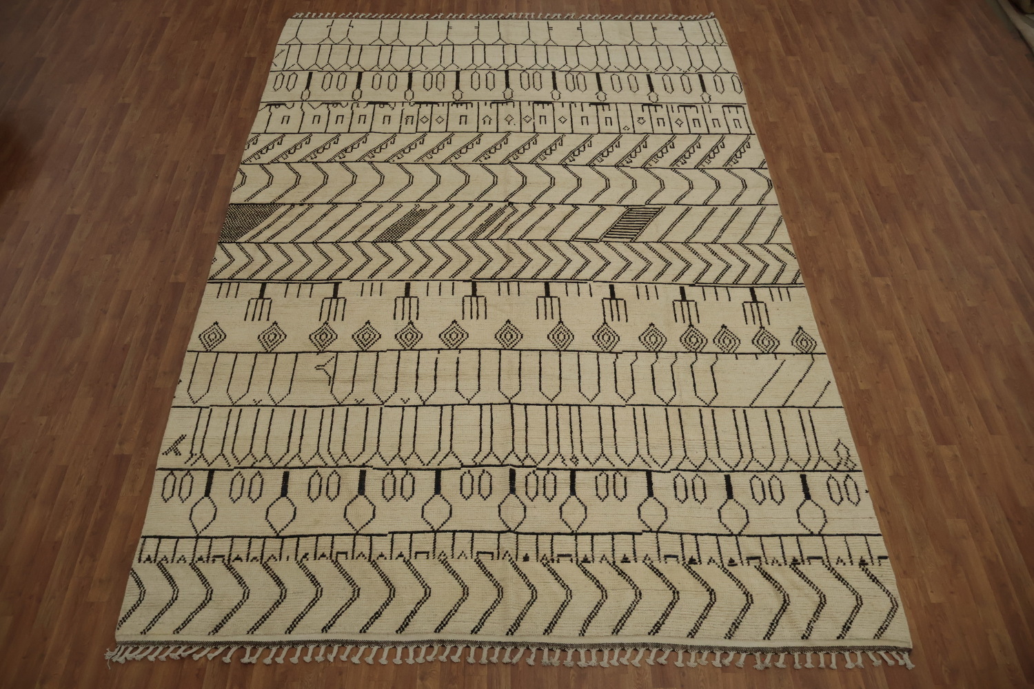 Sophisticated Moroccan Large Rug 10x14 with Artistic Linear Patterns