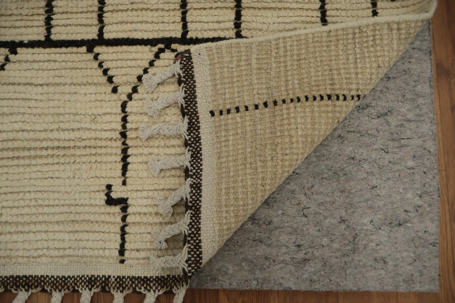 Sophisticated Moroccan Large Rug 10x14 with Artistic Linear Patterns