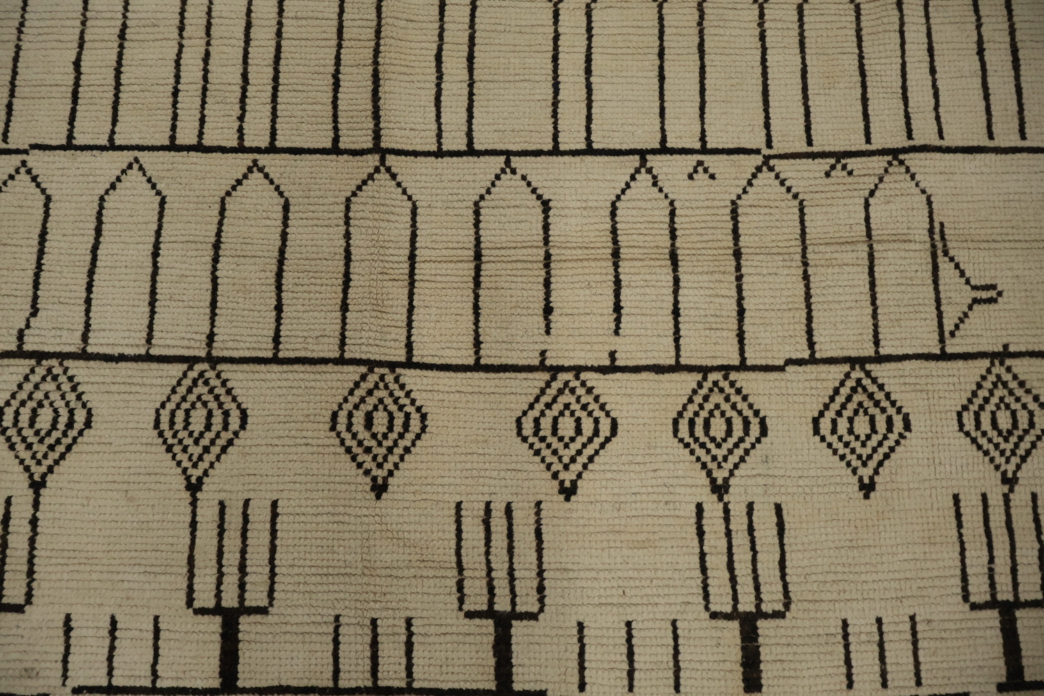 Sophisticated Moroccan Large Rug 10x14 with Artistic Linear Patterns
