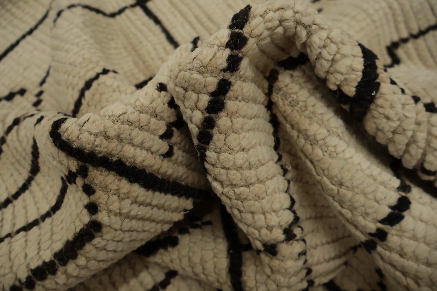 Sophisticated Moroccan Large Rug 10x14 with Artistic Linear Patterns