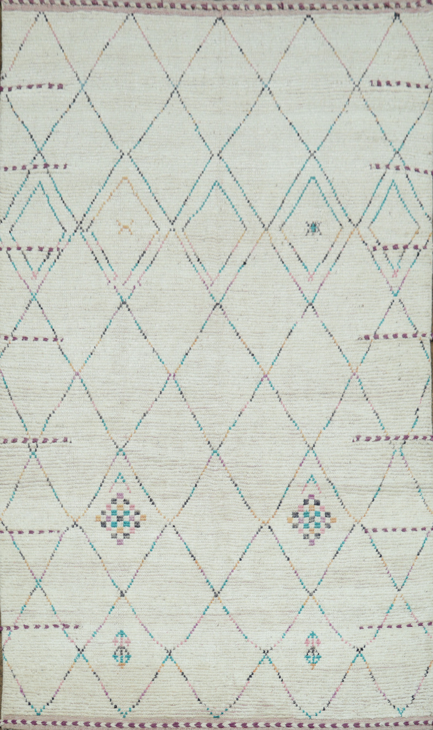 Chic and Modern: Minimalist Diamond Pattern Moroccan Rug 6x10