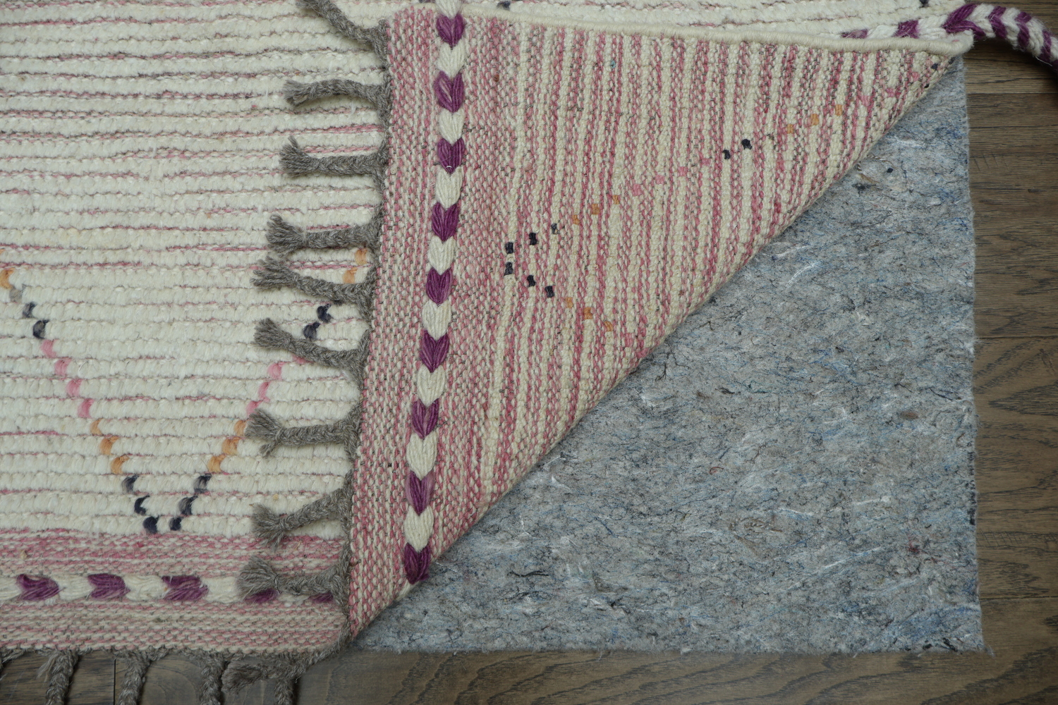 Chic and Modern: Minimalist Diamond Pattern Moroccan Rug 6x10