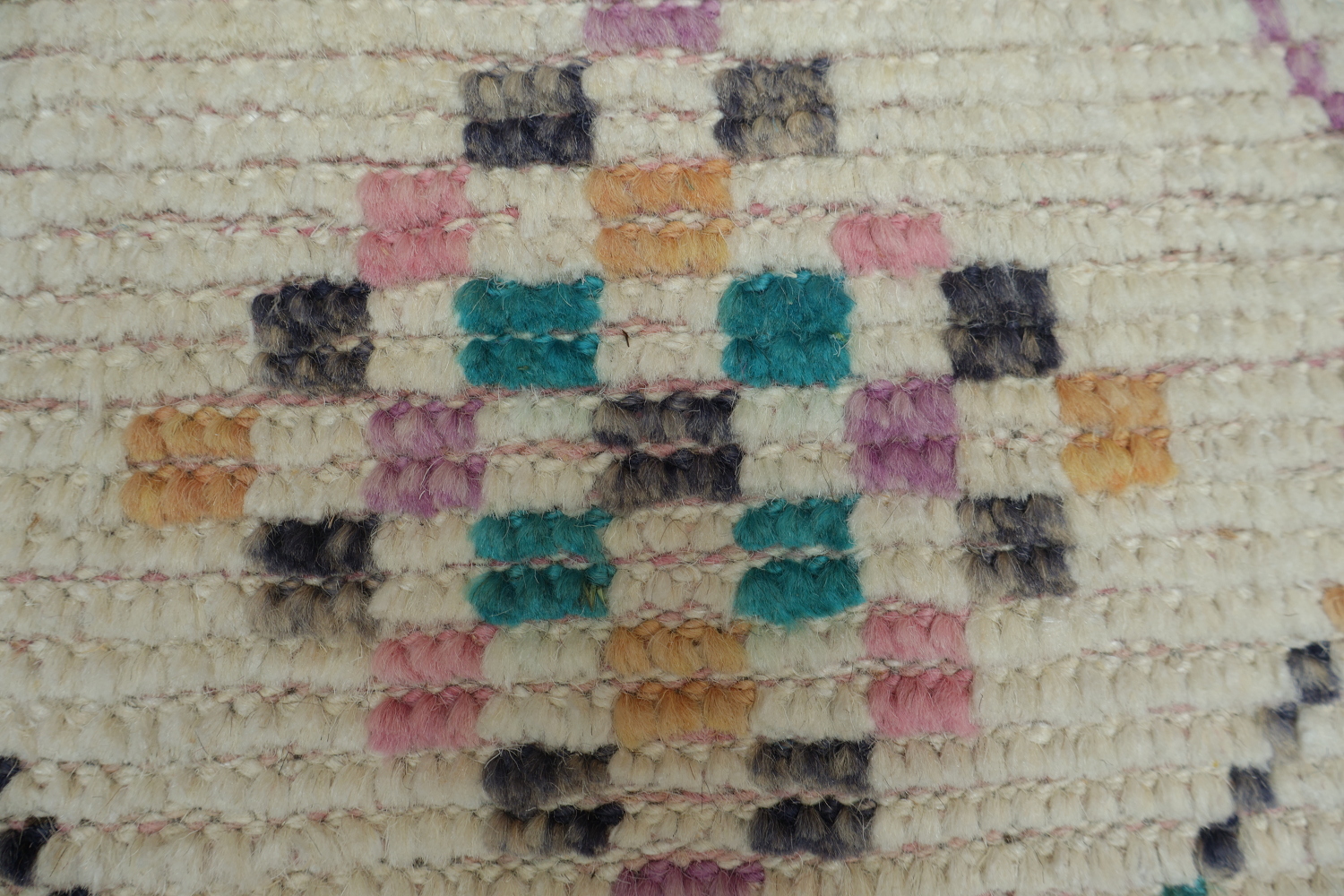 Chic and Modern: Minimalist Diamond Pattern Moroccan Rug 6x10