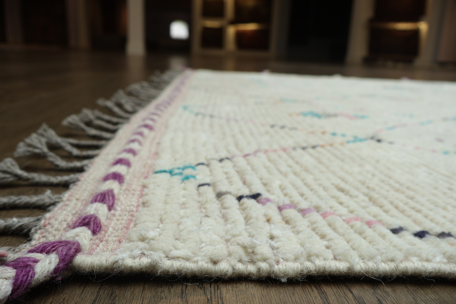 Chic and Modern: Minimalist Diamond Pattern Moroccan Rug 6x10