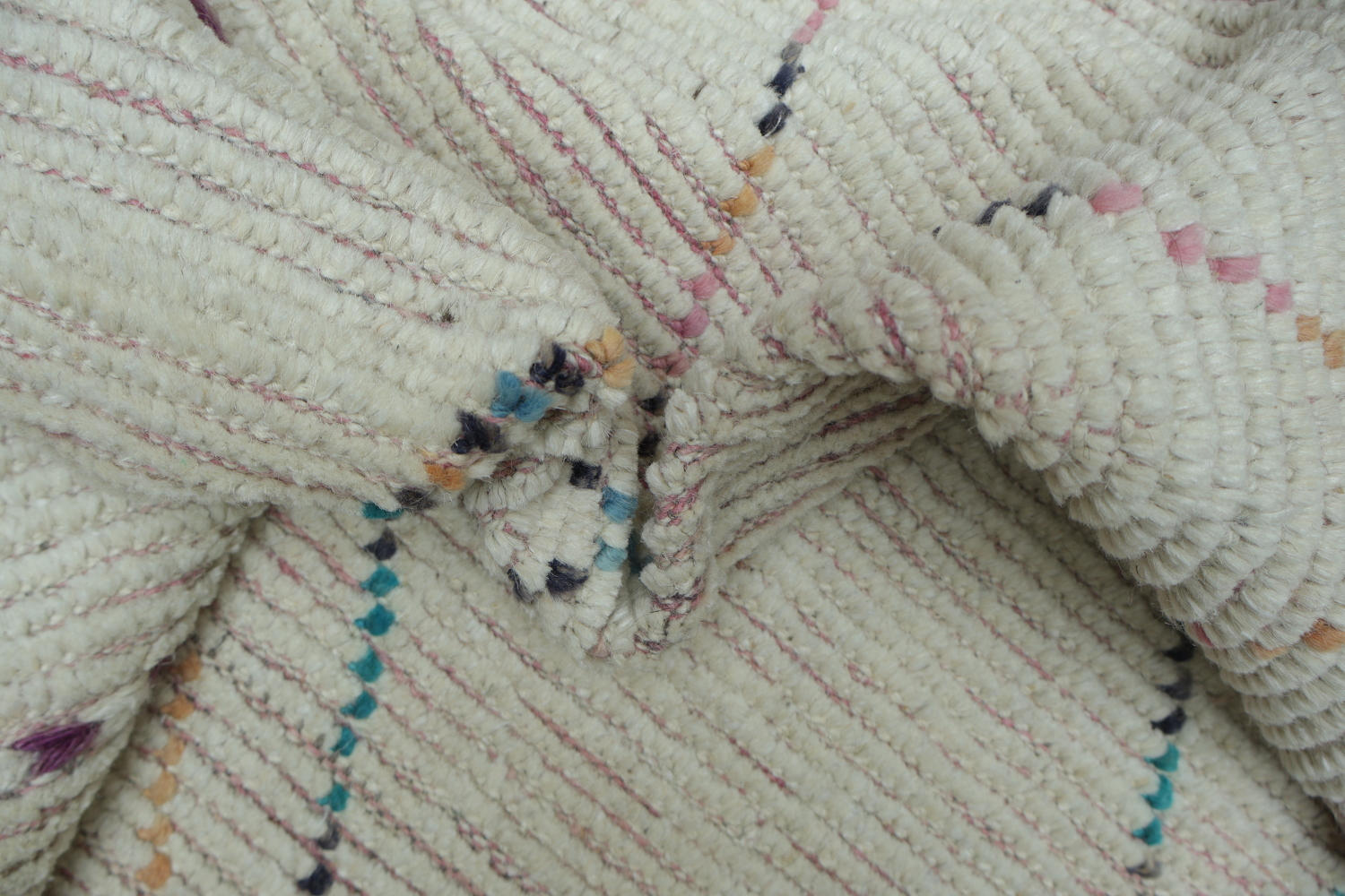 Chic and Modern: Minimalist Diamond Pattern Moroccan Rug 6x10