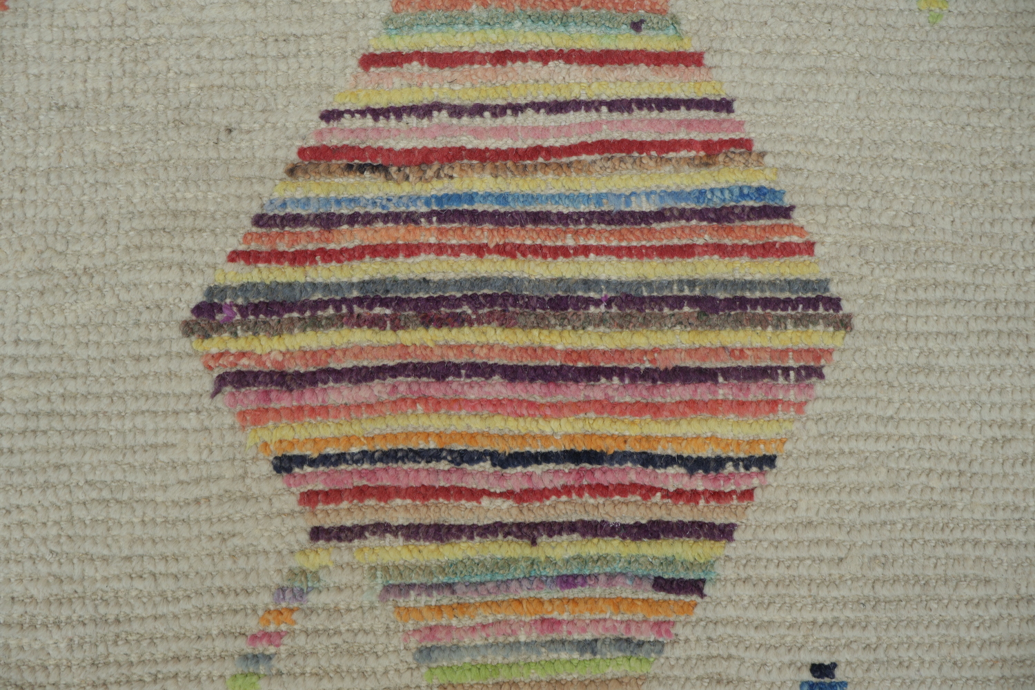 Sleek Modern Moroccan Rug: Abstract Geometric Symmetry for Any Room 6x10
