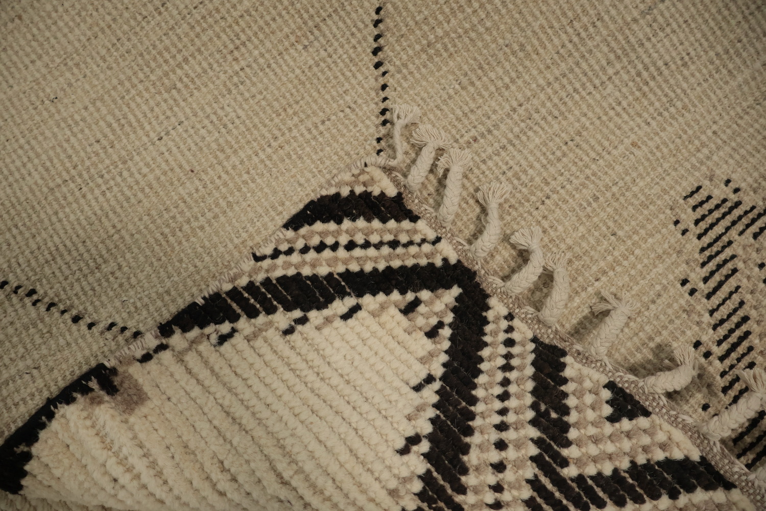 Stylish Geometric Moroccan Area Rug 9x12 for Modern Living Spaces