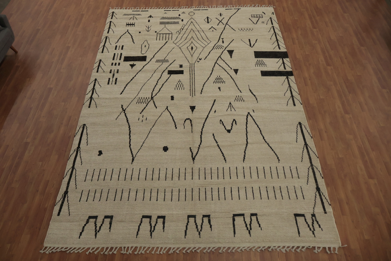 Transform Your Room with This Moroccan Large Modern Rug 10x15