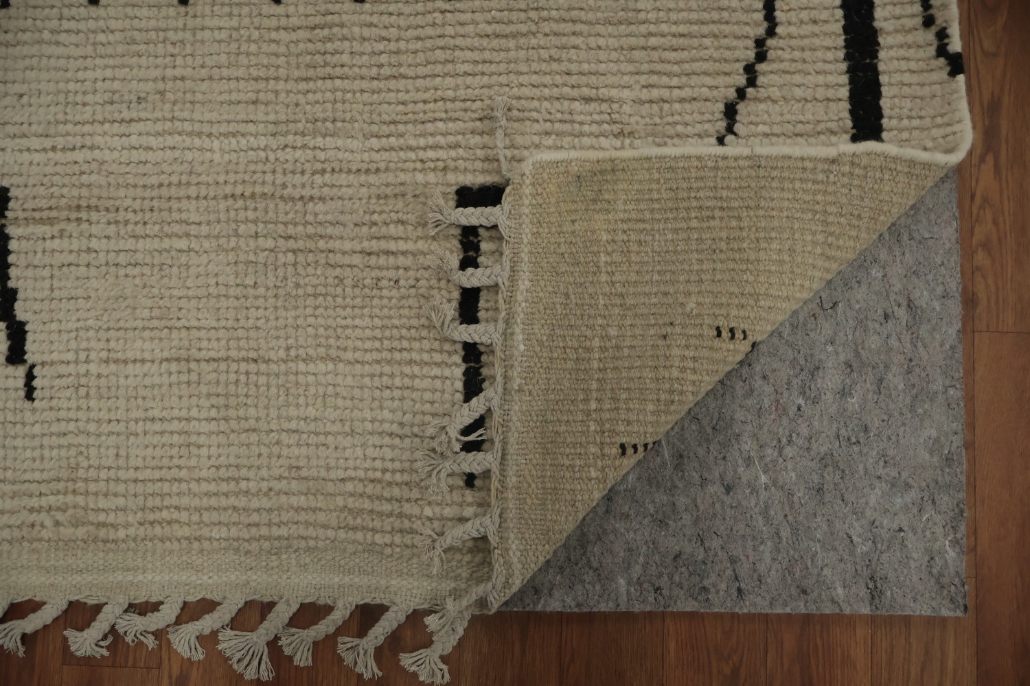 Transform Your Room with This Moroccan Large Modern Rug 10x15