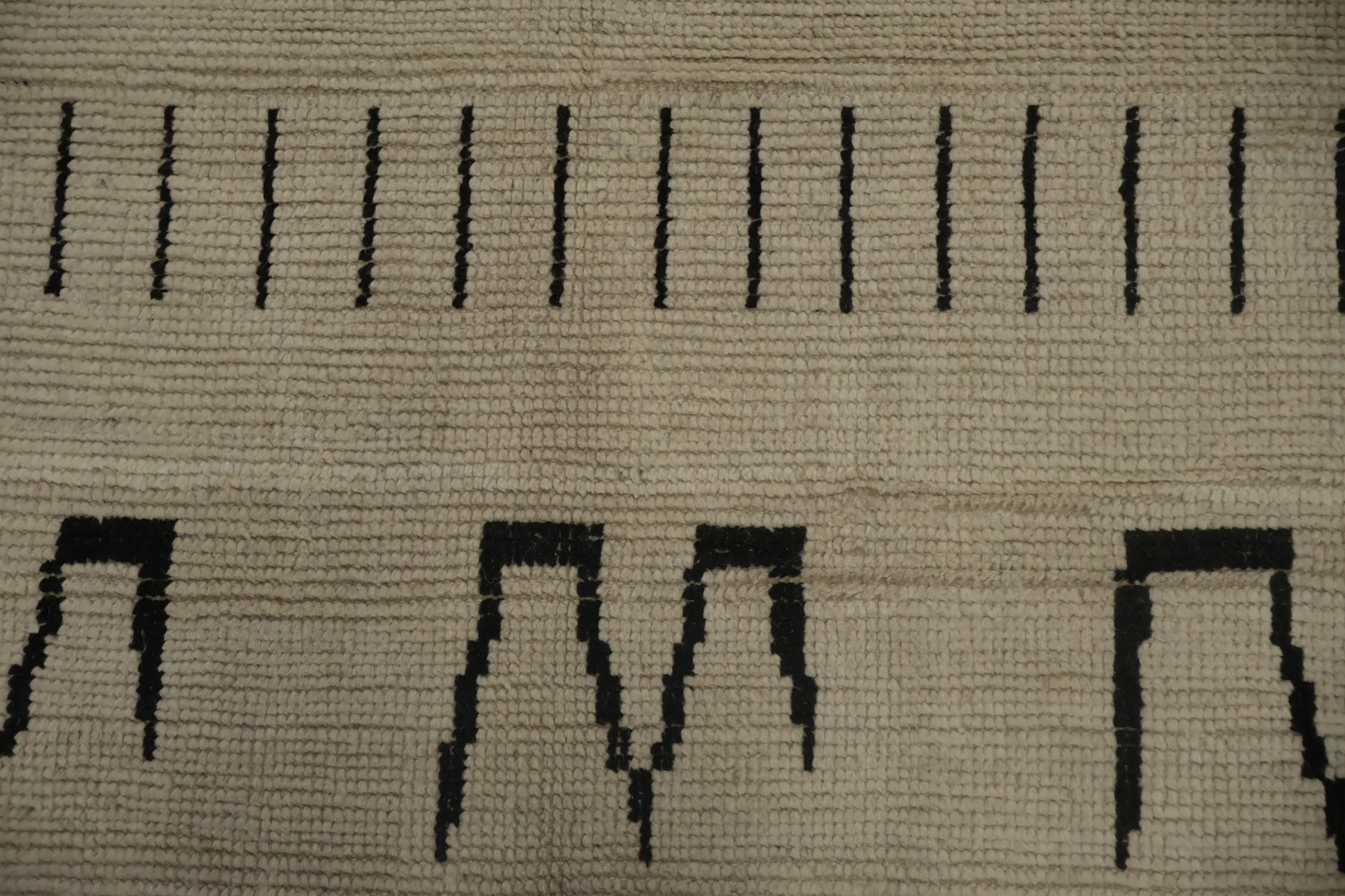 Transform Your Room with This Moroccan Large Modern Rug 10x15