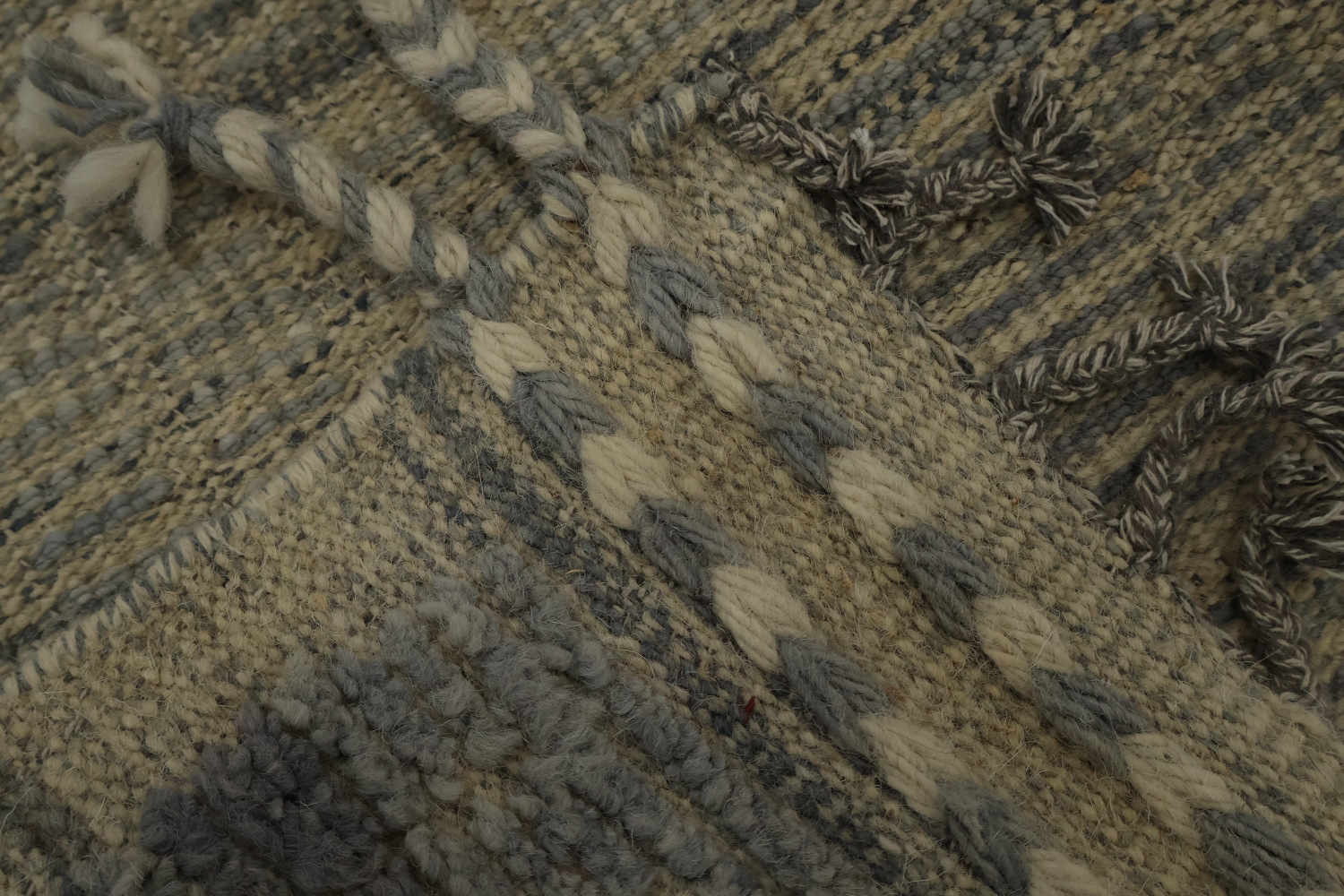 Sophisticated Earthy Tone Moroccan Large Rug 10x14 for Stylish Interiors