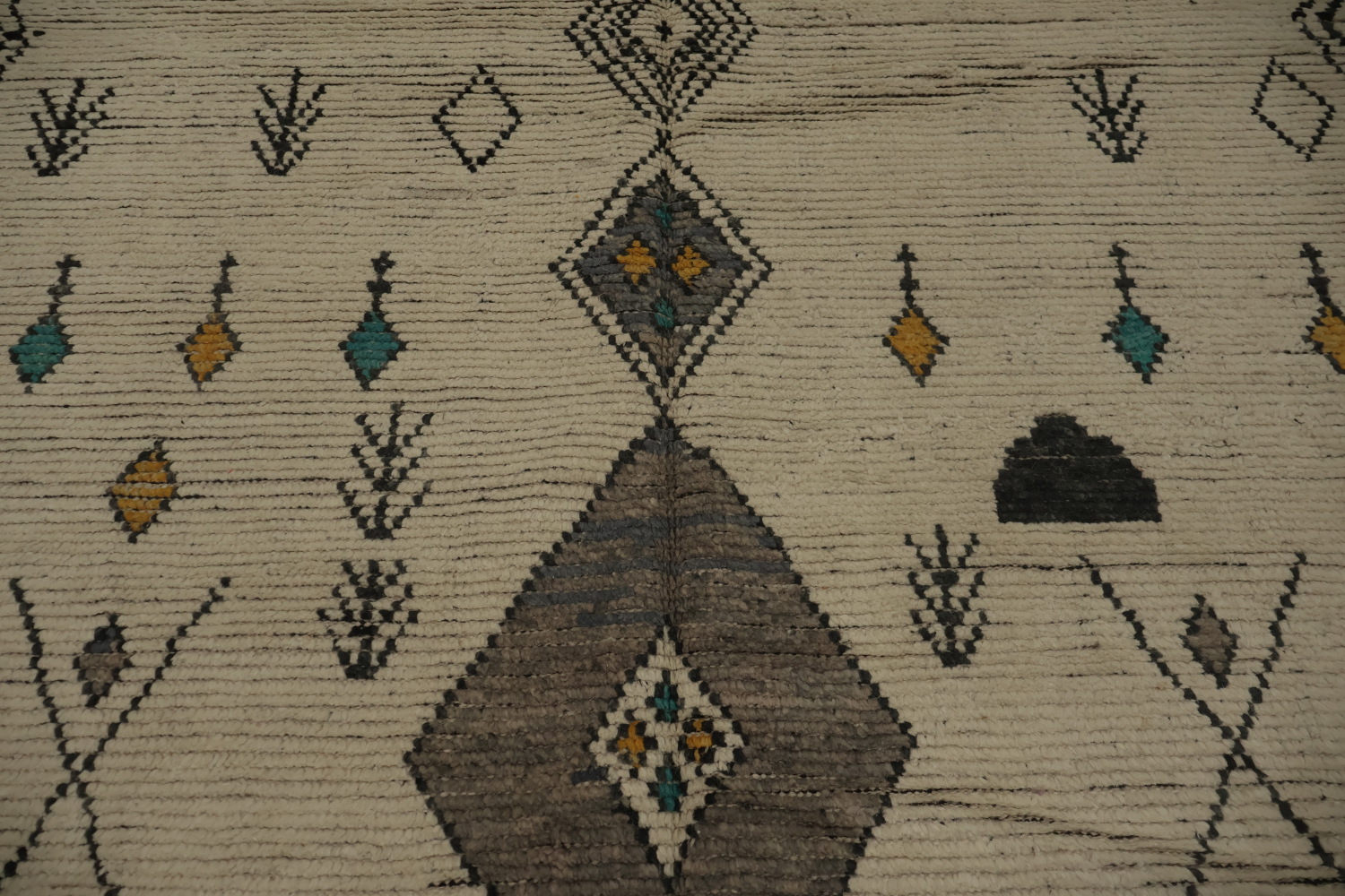 Tribal-Inspired Moroccan Area Rug 7x11 with Bold Diamond Motifs