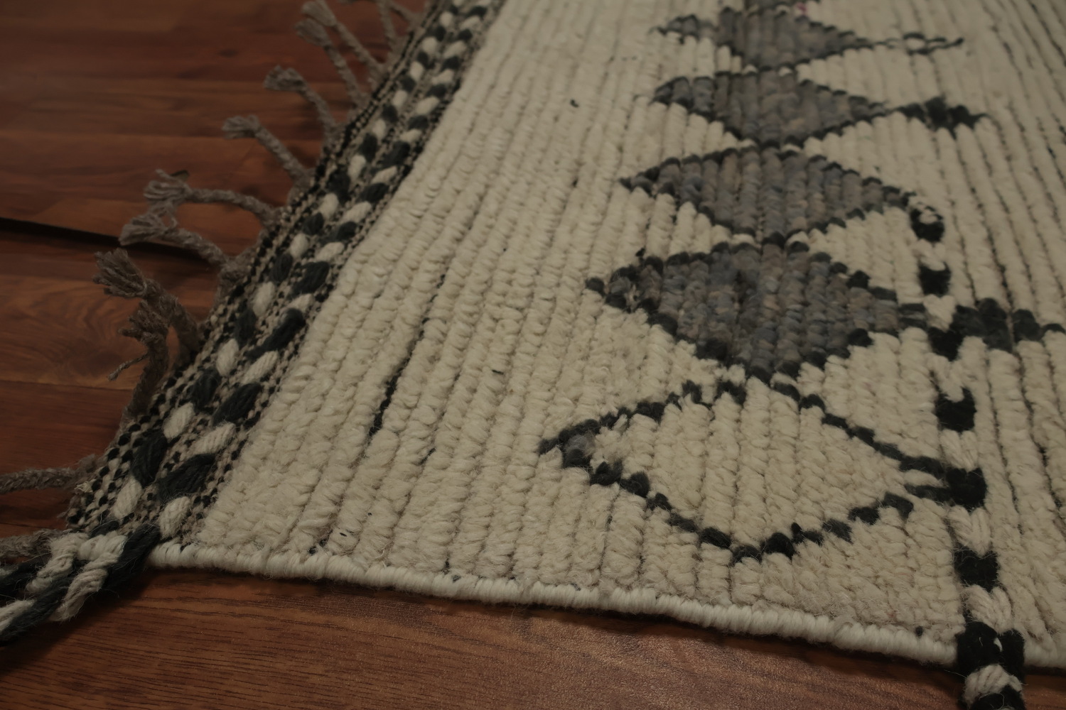 Tribal-Inspired Moroccan Area Rug 7x11 with Bold Diamond Motifs