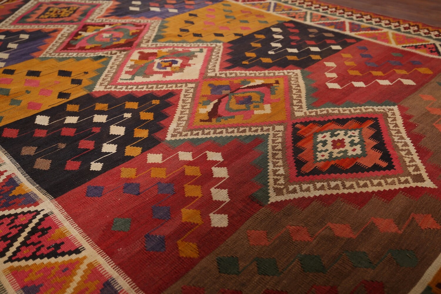 Vegetable Dye Kilim Qashqai Antique Persian Rug 5x8