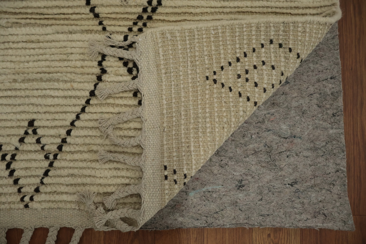 Modern Moroccan Area Rug 6x10 Perfect for Stylish Home Decor