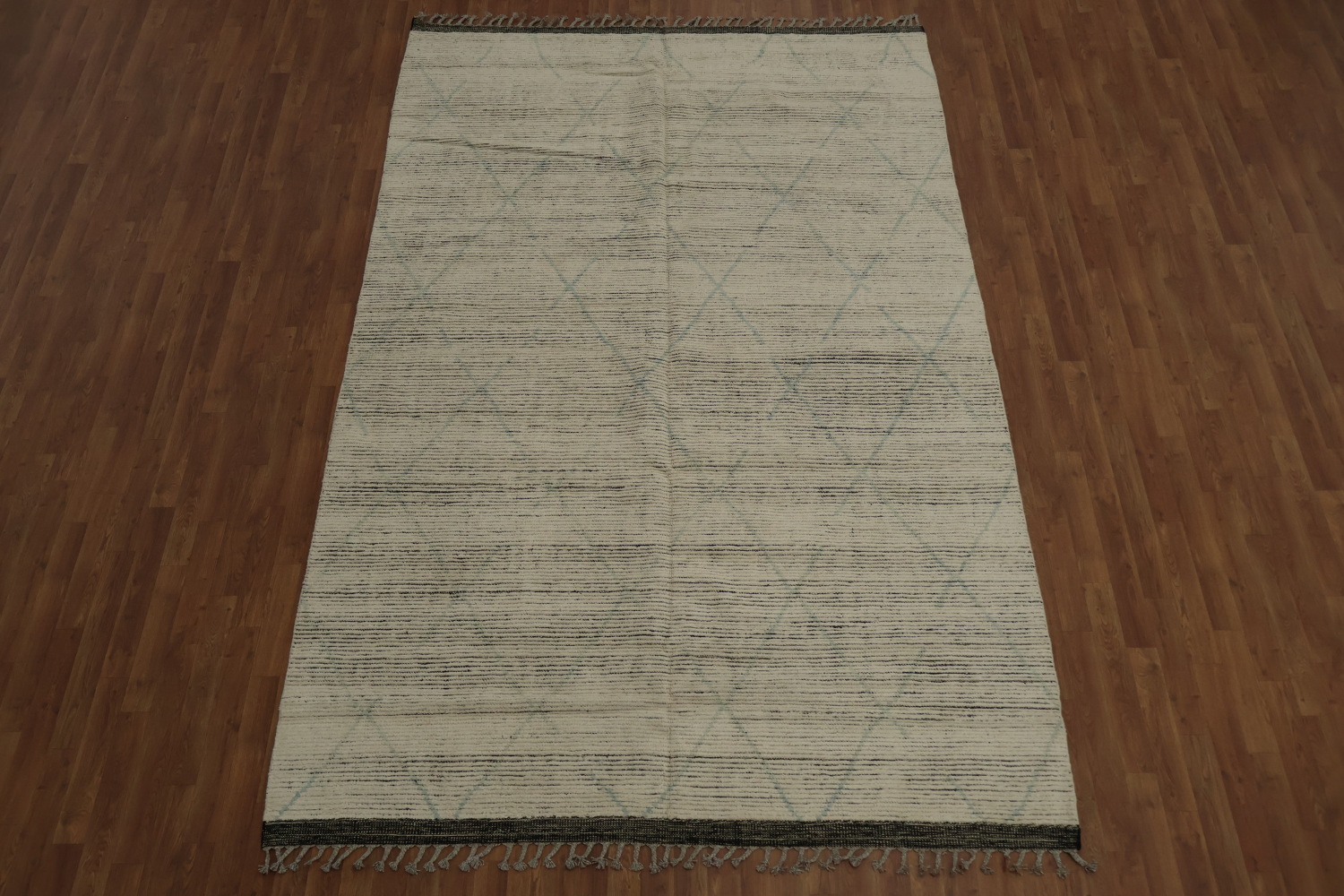 Chic Moroccan Area Rug 7x11 Perfect for Minimalist Living Spaces