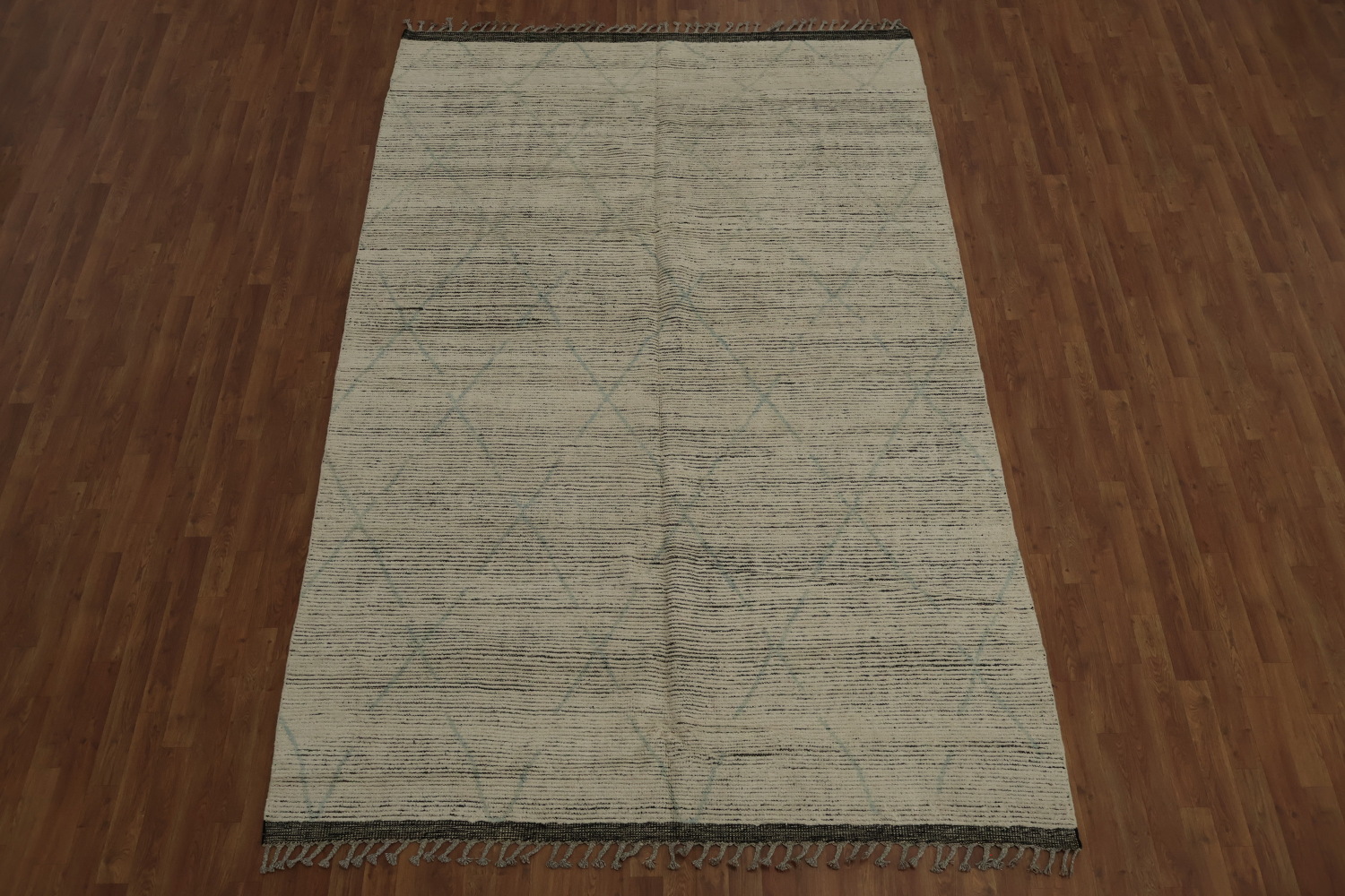Chic Moroccan Area Rug 7x11 Perfect for Minimalist Living Spaces