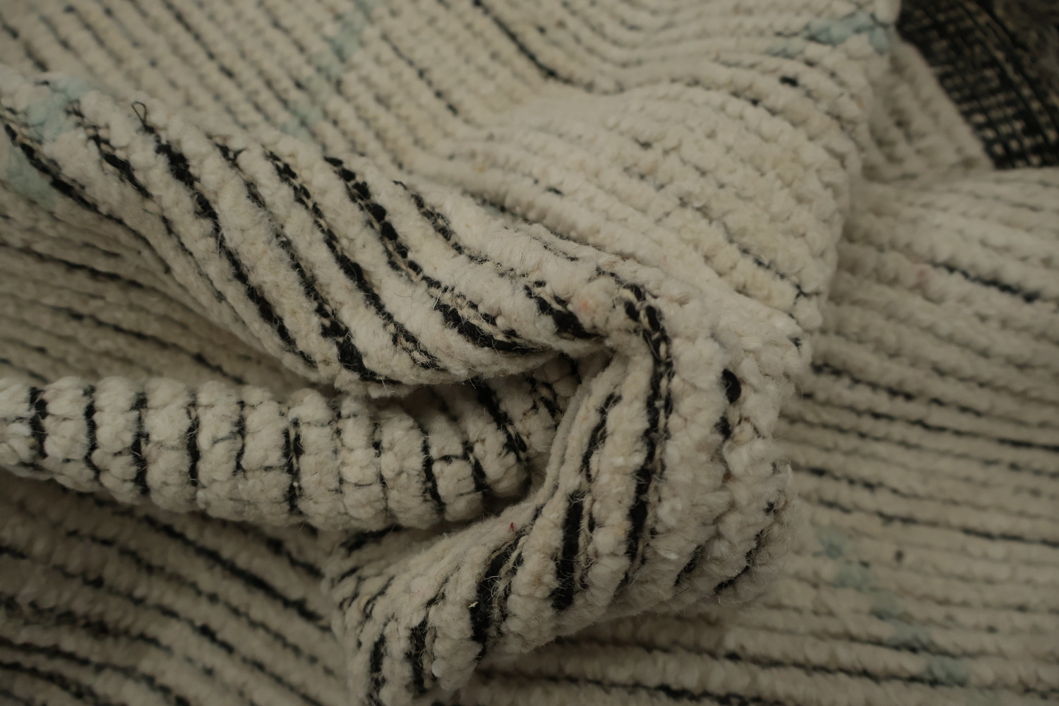 Chic Moroccan Area Rug 7x11 Perfect for Minimalist Living Spaces