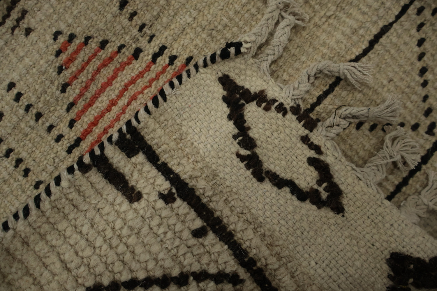 Rustic Elegance Ethnic Diamond Design Wool Moroccan Area Rug 6x10