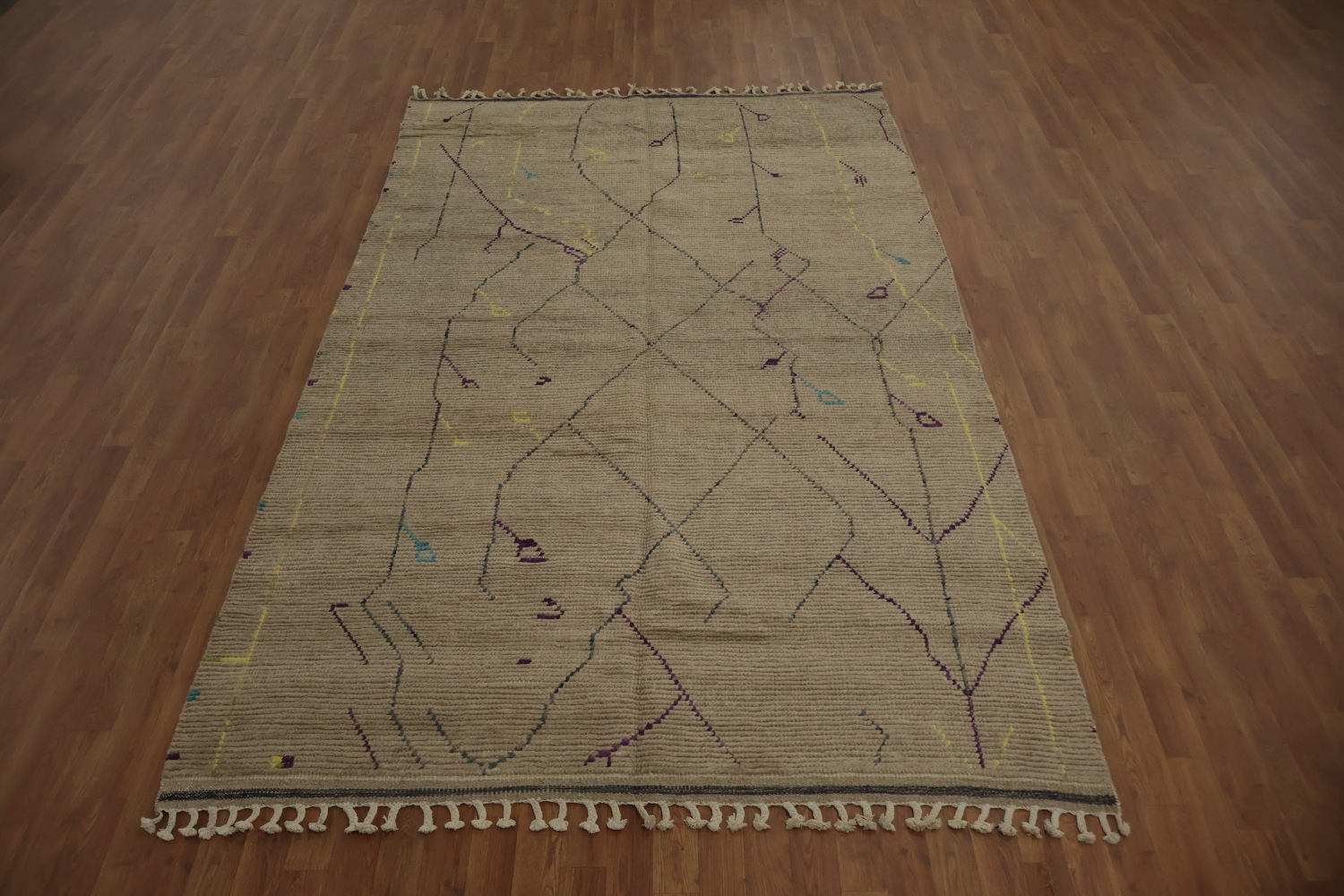 Contemporary Moroccan Area Rug 6x10 with Artistic Linework