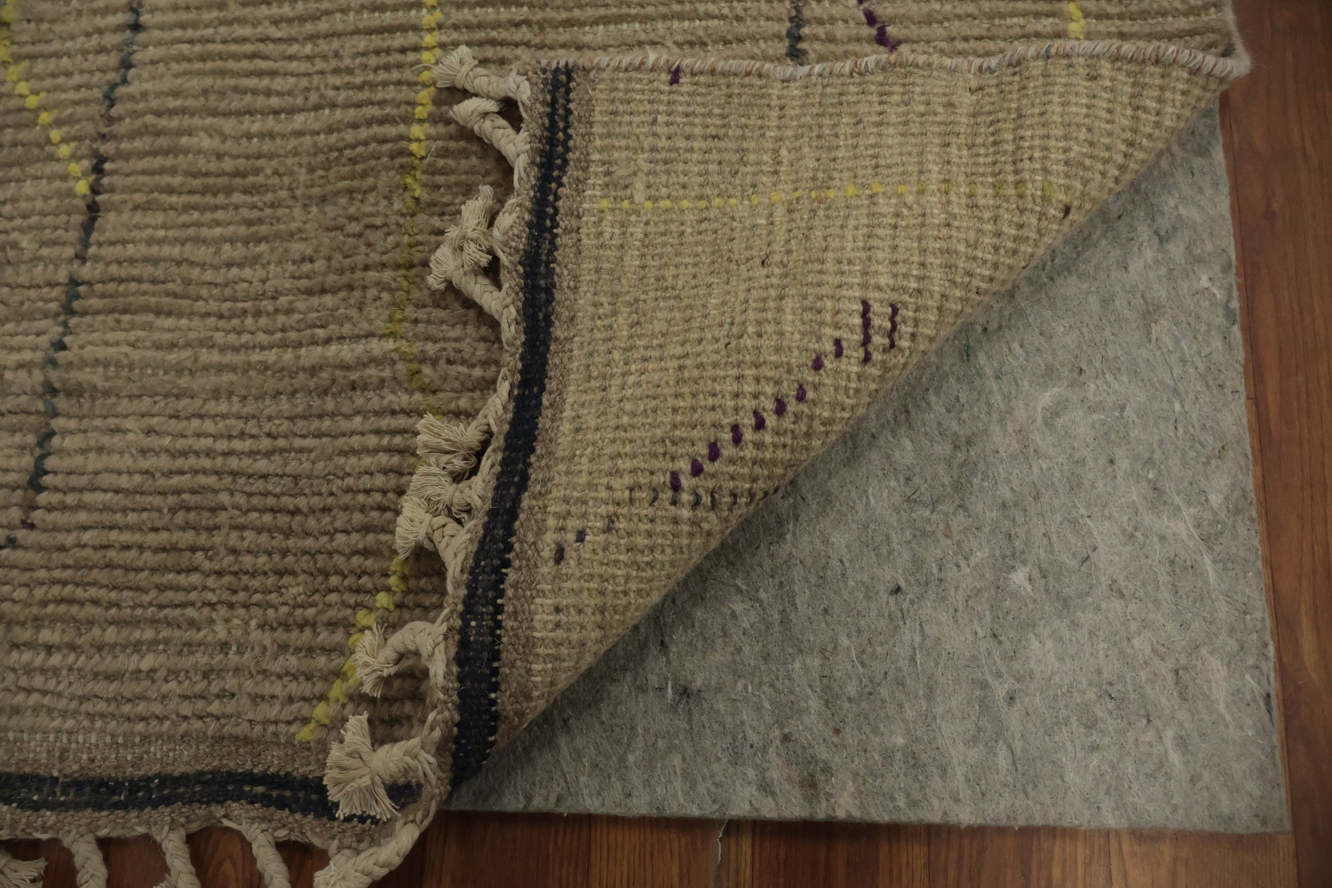 Contemporary Moroccan Area Rug 6x10 with Artistic Linework