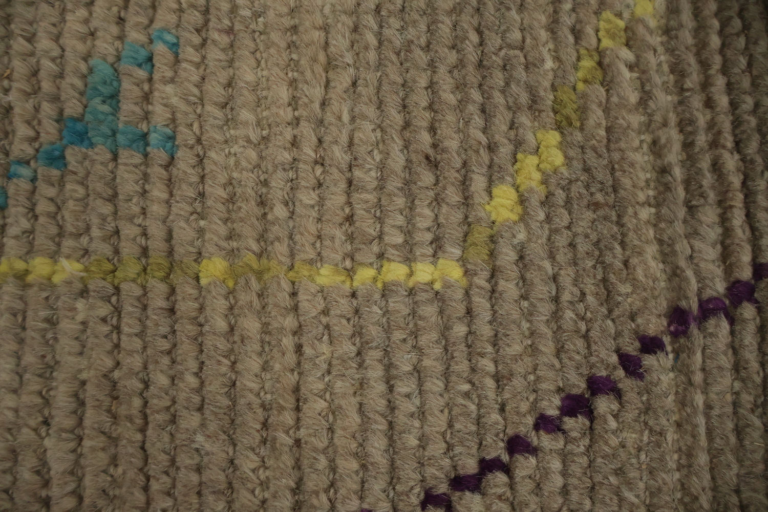Contemporary Moroccan Area Rug 6x10 with Artistic Linework