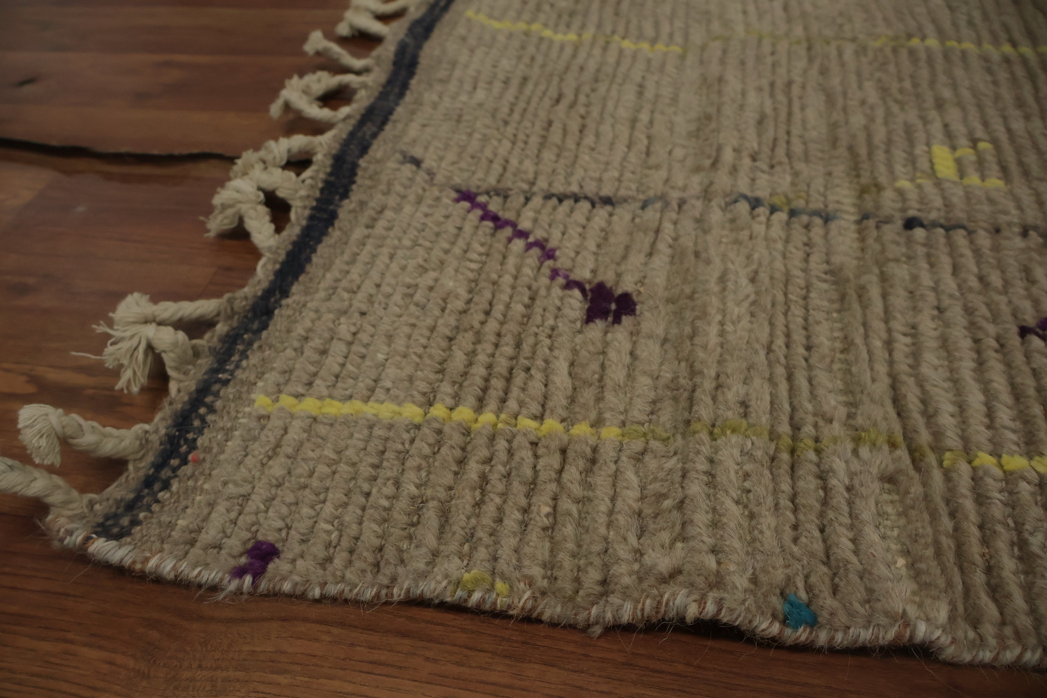 Contemporary Moroccan Area Rug 6x10 with Artistic Linework