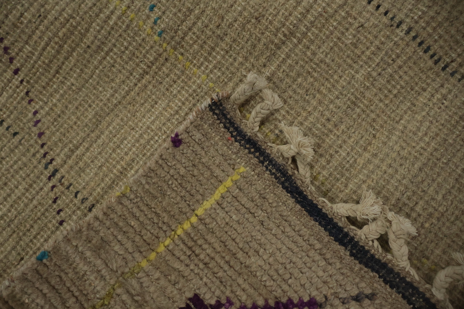 Contemporary Moroccan Area Rug 6x10 with Artistic Linework