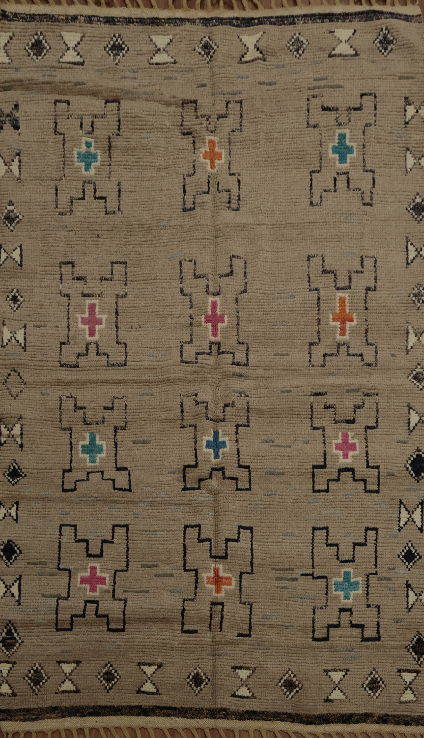 Artful Simplicity Moroccan Area Rug 5x8 with Eye-Catching Motifs