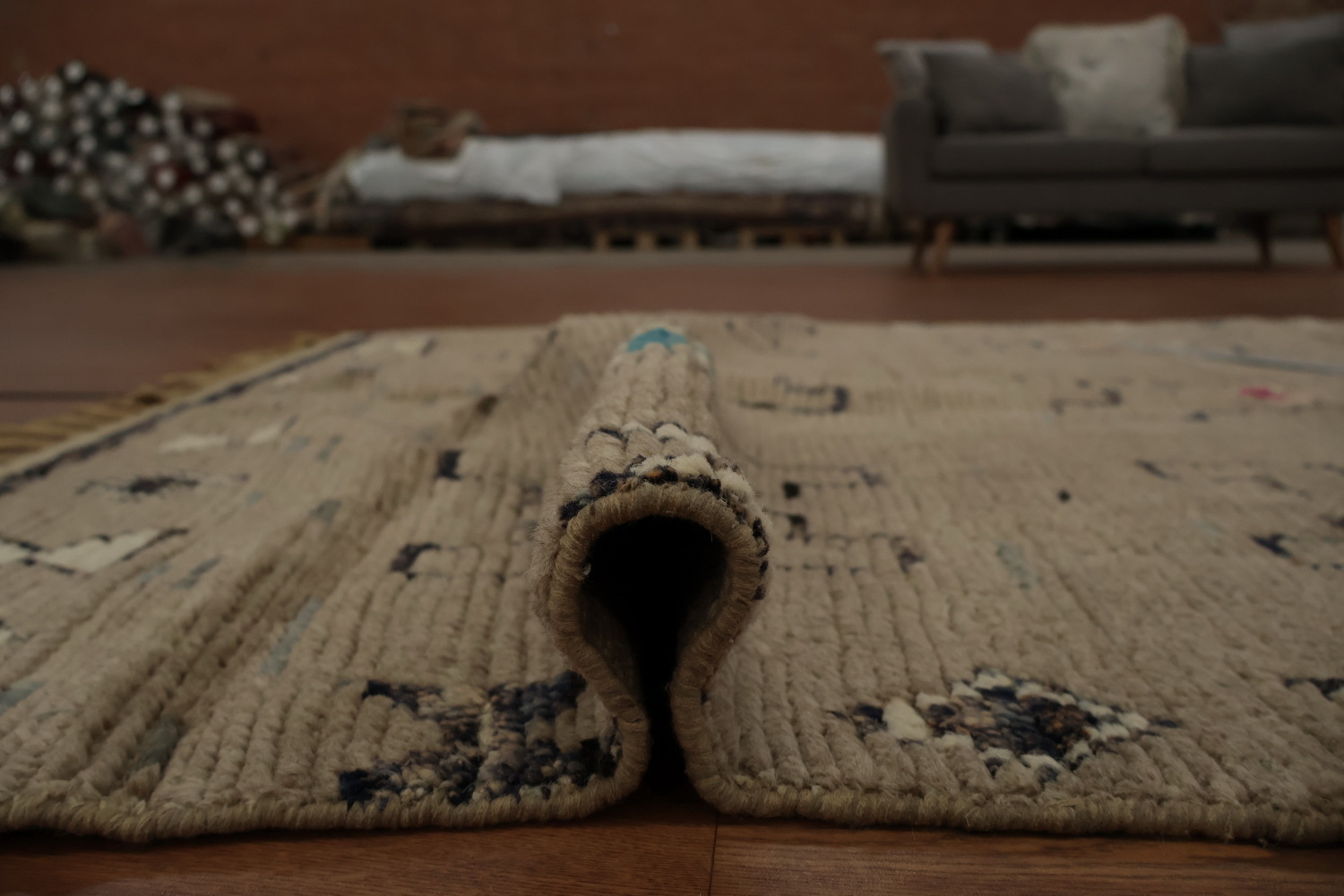 Artful Simplicity Moroccan Area Rug 5x8 with Eye-Catching Motifs
