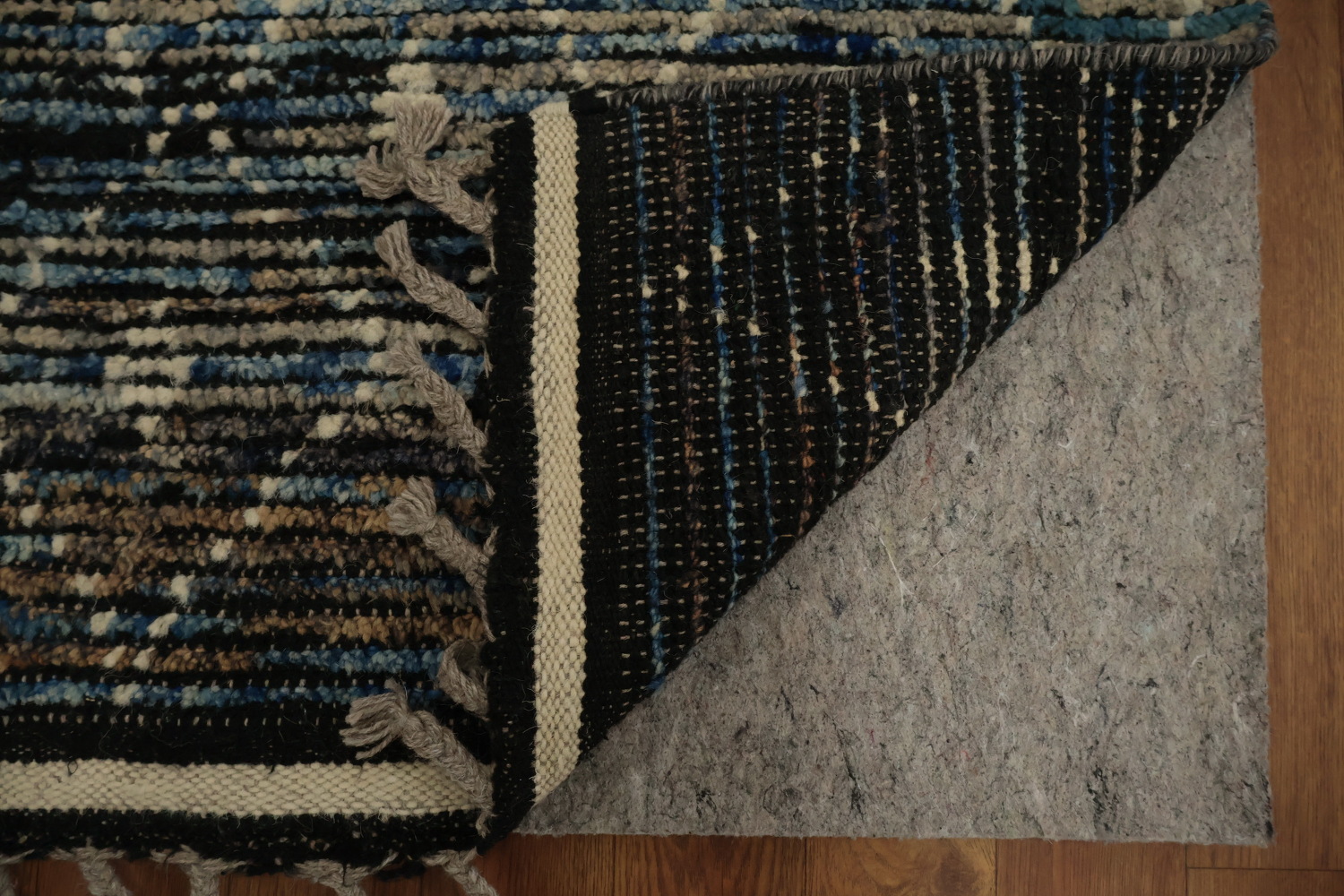 Sophisticated Dark Moroccan Area Rug 6x10 with Textured Patterns