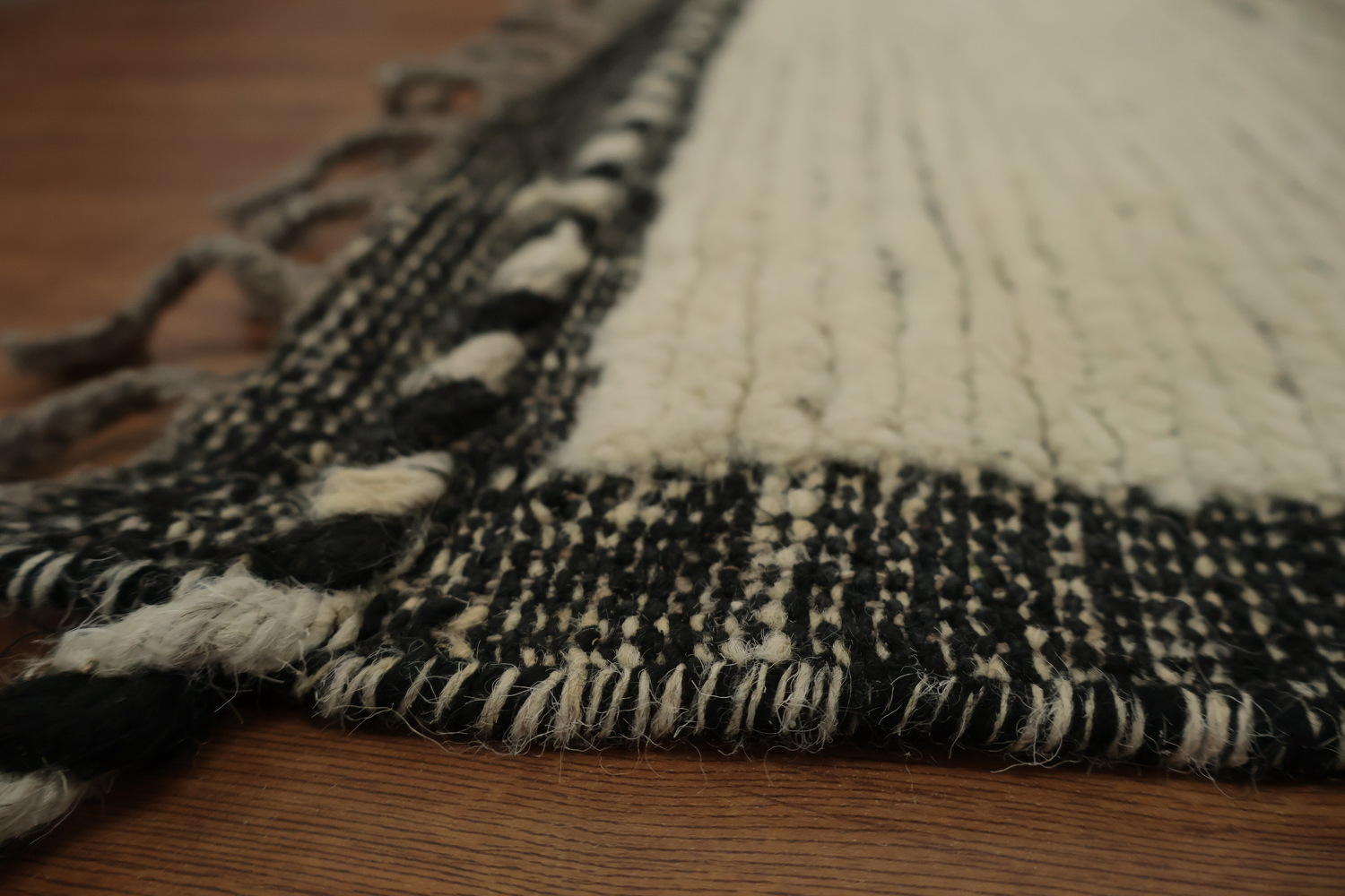 Stylish Neutral-Toned Moroccan Area Rug 7x10 with Artistic Elements