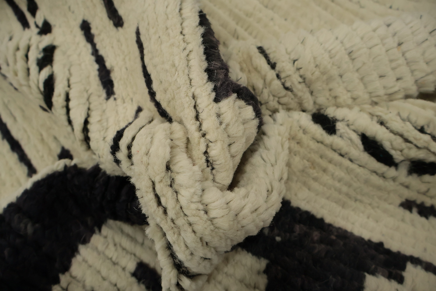 Stylish Neutral-Toned Moroccan Area Rug 7x10 with Artistic Elements