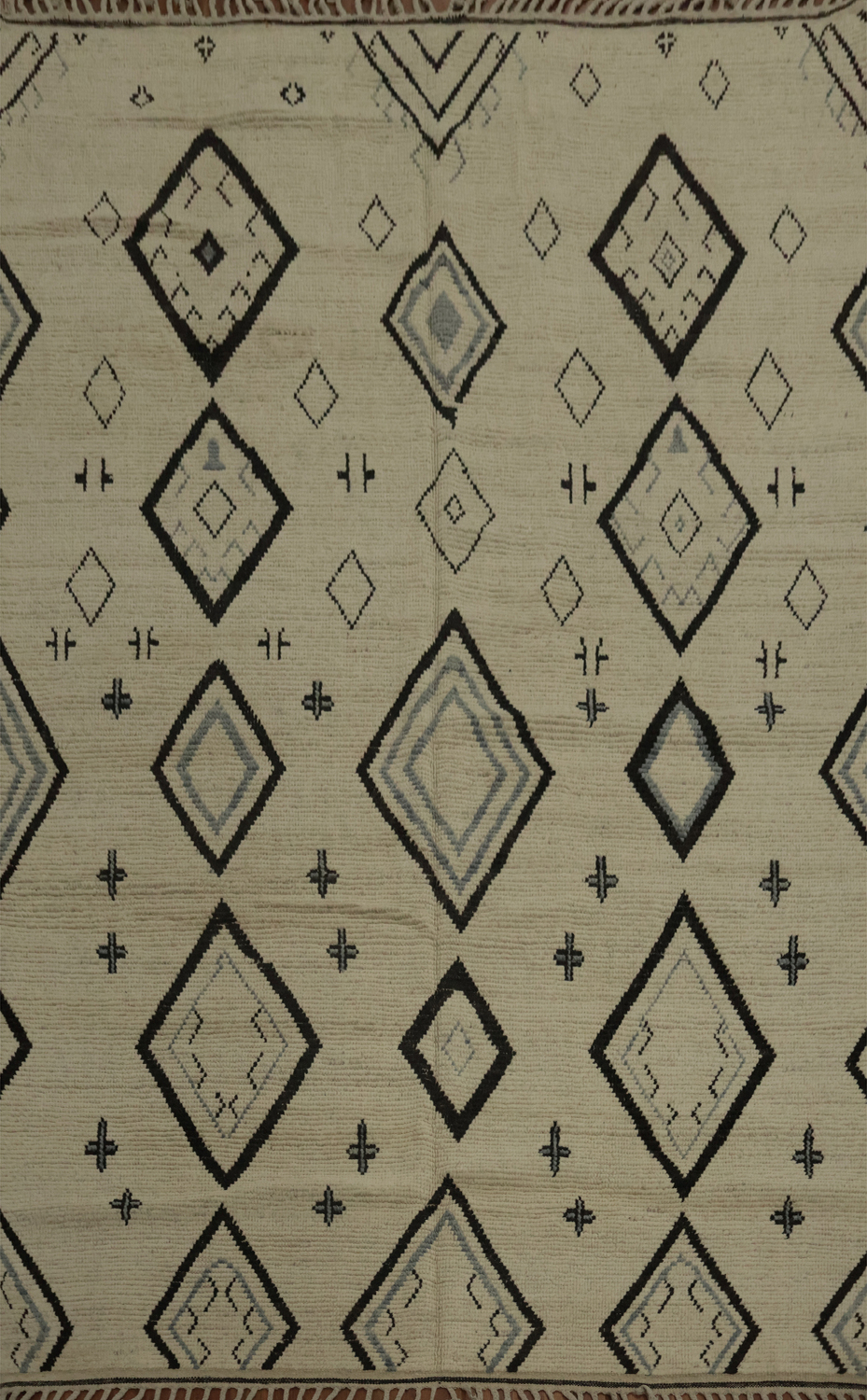 Chic Neutral Moroccan Area Rug 8x11 with Bold Geometric Diamond Patterns
