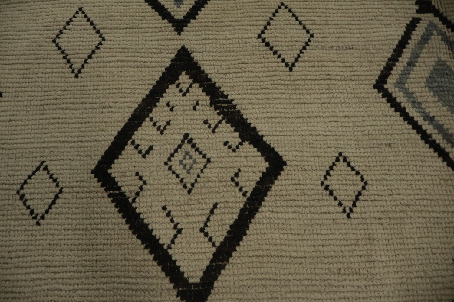 Chic Neutral Moroccan Area Rug 8x11 with Bold Geometric Diamond Patterns