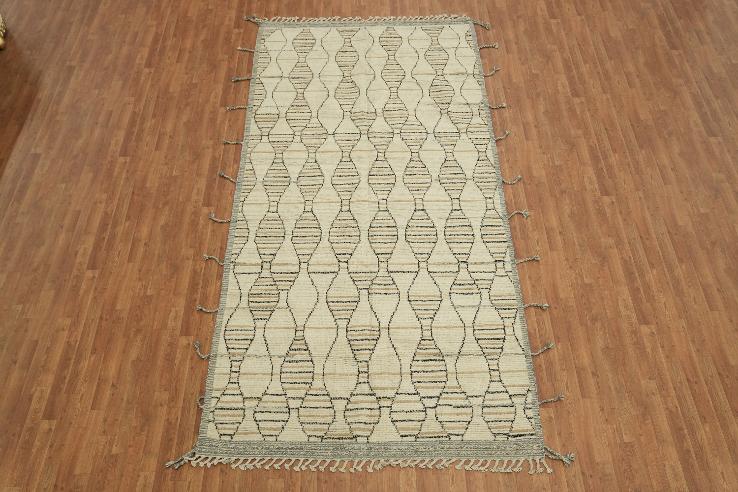 Contemporary Beige Rug Enhancing Minimalist Home Decor 6x13