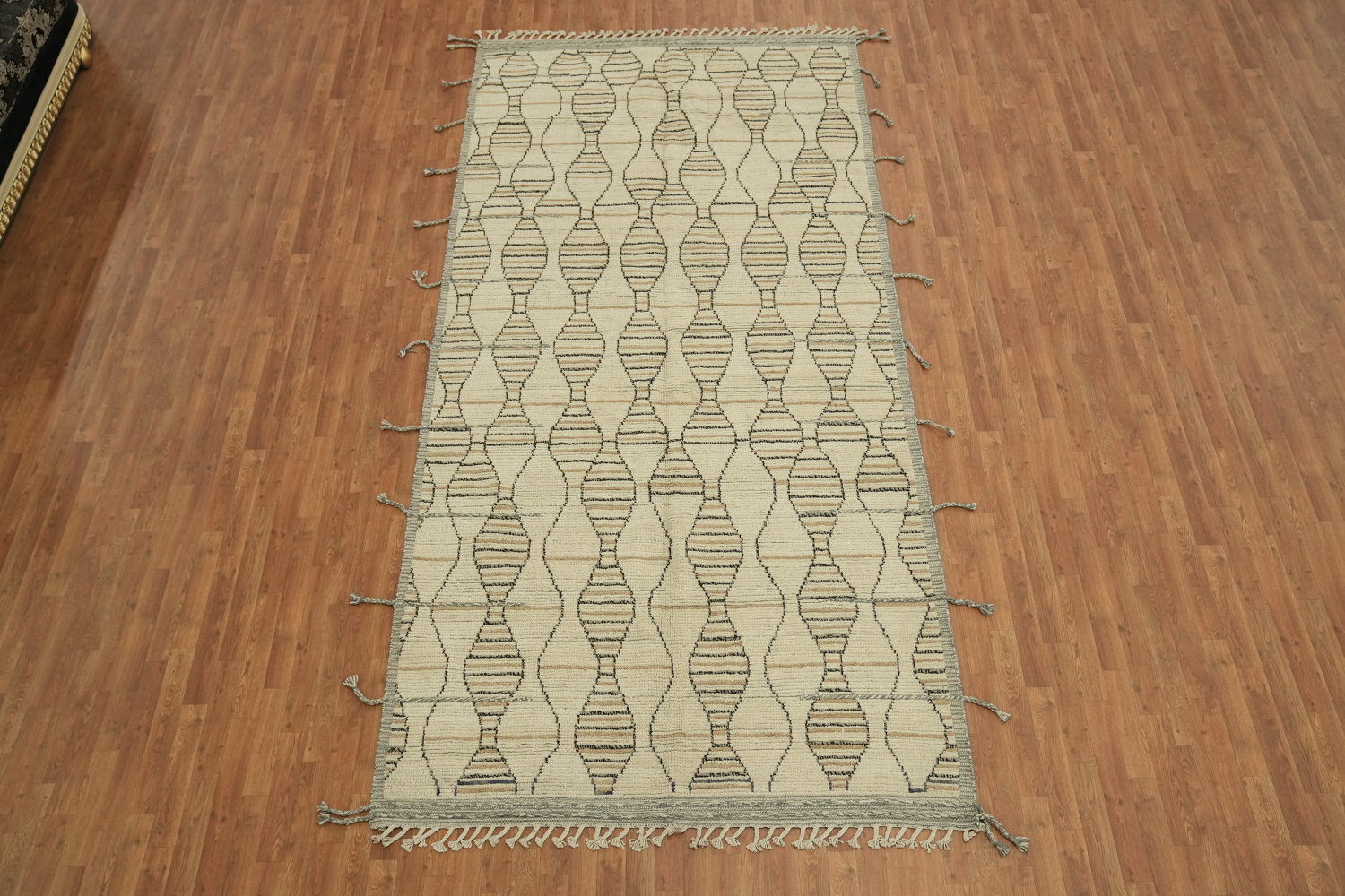 Contemporary Beige Rug Enhancing Minimalist Home Decor 6x13