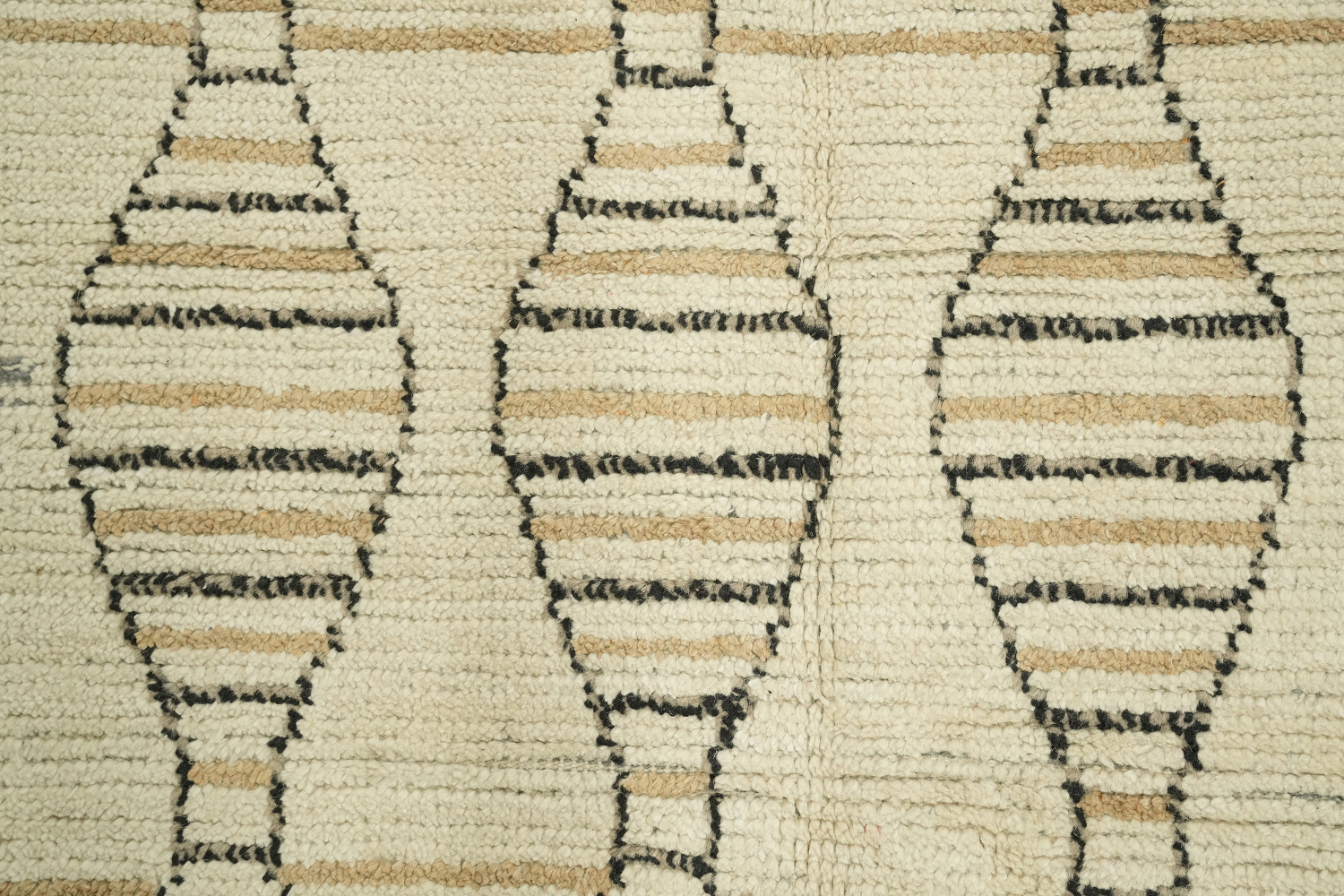 Contemporary Beige Rug Enhancing Minimalist Home Decor 6x13