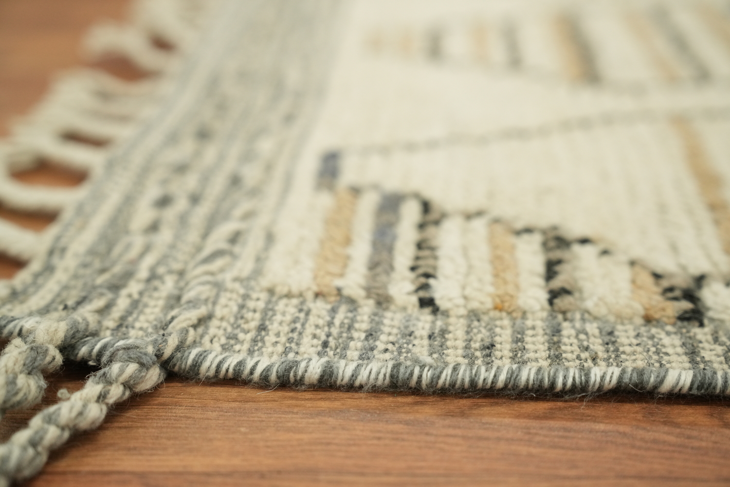 Contemporary Beige Rug Enhancing Minimalist Home Decor 6x13