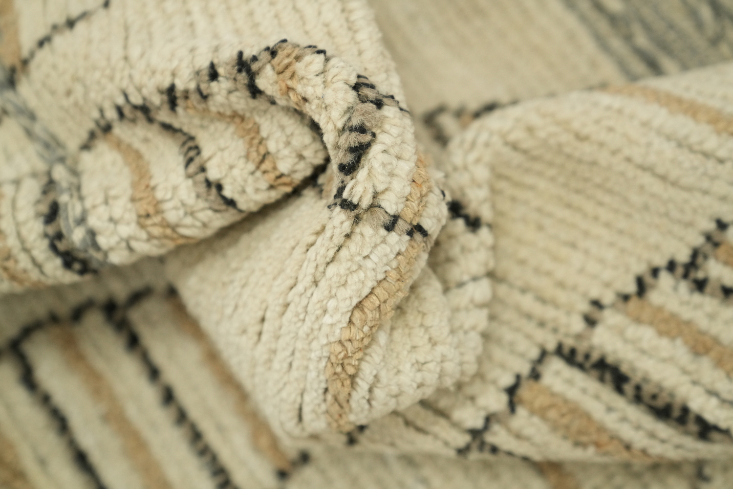 Contemporary Beige Rug Enhancing Minimalist Home Decor 6x13