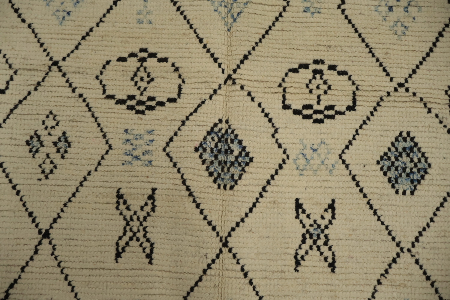 All-Over Ivory Moroccan Oriental Area Rug 5x9