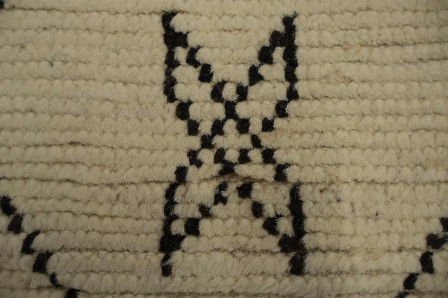 All-Over Ivory Moroccan Oriental Area Rug 5x9
